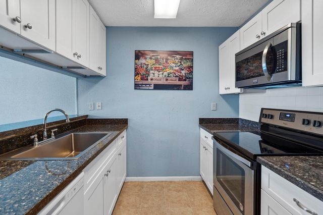 8952 Wilcrest Drive, Houston, TX 77099