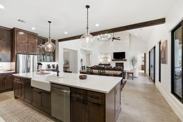 26211-2 Crown Ranch Boulevard, Montgomery, TX 77316