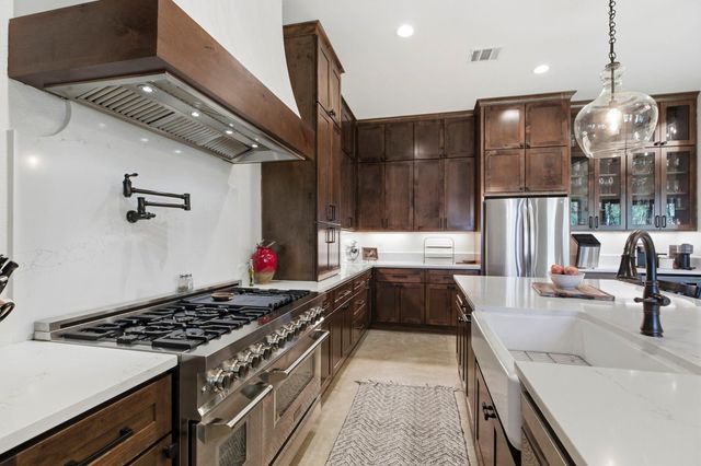 26211-2 Crown Ranch Boulevard, Montgomery, TX 77316