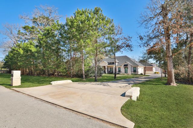 26211-2 Crown Ranch Boulevard, Montgomery, TX 77316