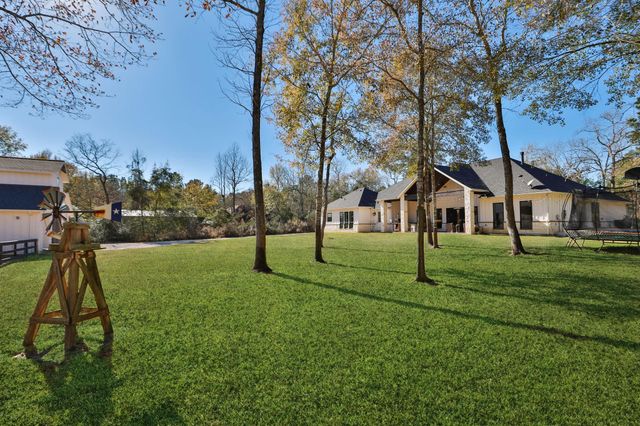 26211-2 Crown Ranch Boulevard, Montgomery, TX 77316