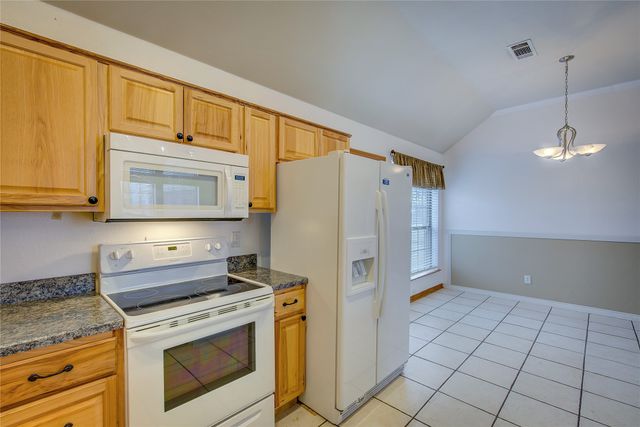 5113 Creek Crossing Drive, Greenville, TX 75402