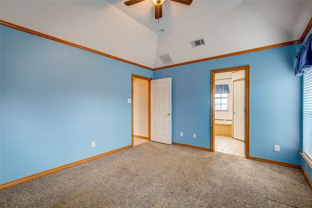 5113 Creek Crossing Drive, Greenville, TX 75402