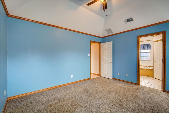 5113 Creek Crossing Drive, Greenville, TX 75402