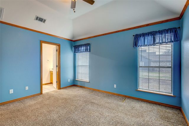 5113 Creek Crossing Drive, Greenville, TX 75402