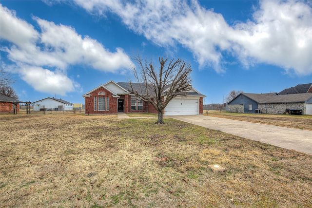 5113 Creek Crossing Drive, Greenville, TX 75402