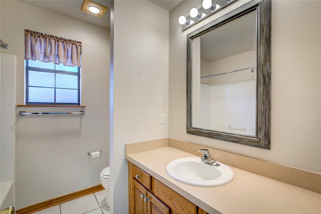 5113 Creek Crossing Drive, Greenville, TX 75402