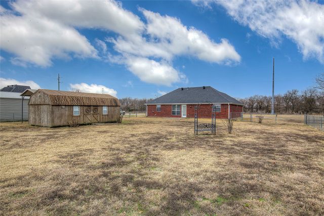 5113 Creek Crossing Drive, Greenville, TX 75402