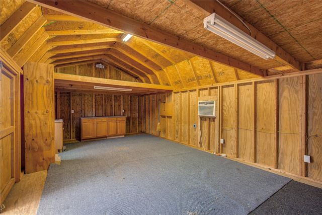 5113 Creek Crossing Drive, Greenville, TX 75402