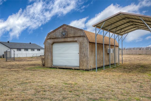 5113 Creek Crossing Drive, Greenville, TX 75402