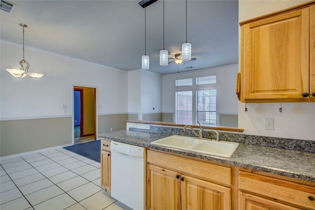 5113 Creek Crossing Drive, Greenville, TX 75402