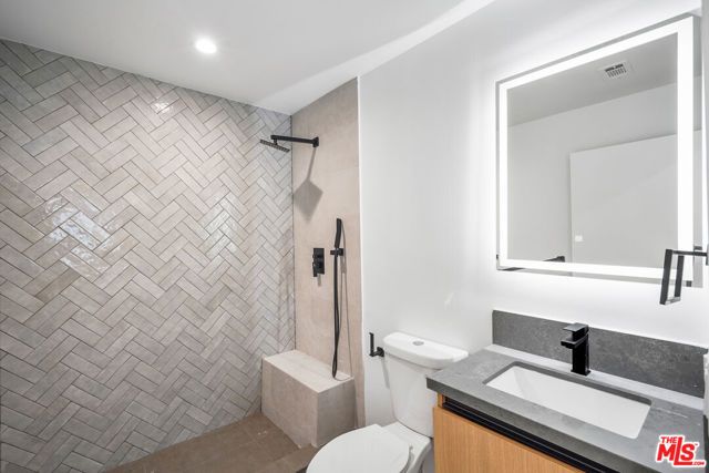 839 N Mccadden Pl C, Los Angeles, CA 90038