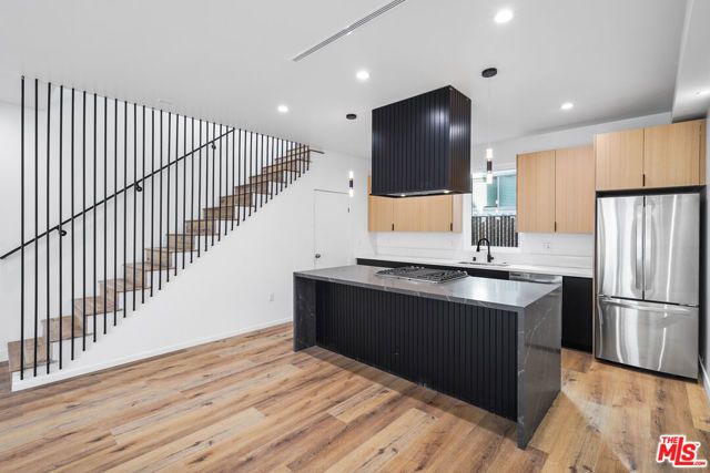 839 N Mccadden Pl C, Los Angeles, CA 90038