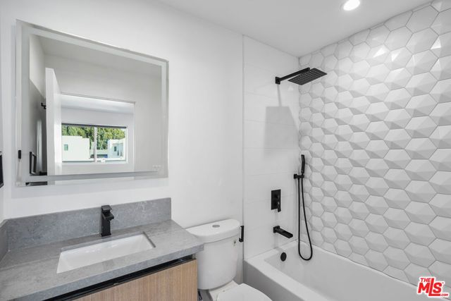 839 N Mccadden Pl C, Los Angeles, CA 90038