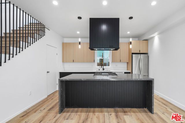 839 N Mccadden Pl C, Los Angeles, CA 90038