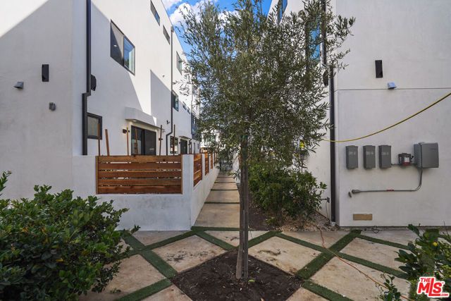 839 N Mccadden Pl C, Los Angeles, CA 90038