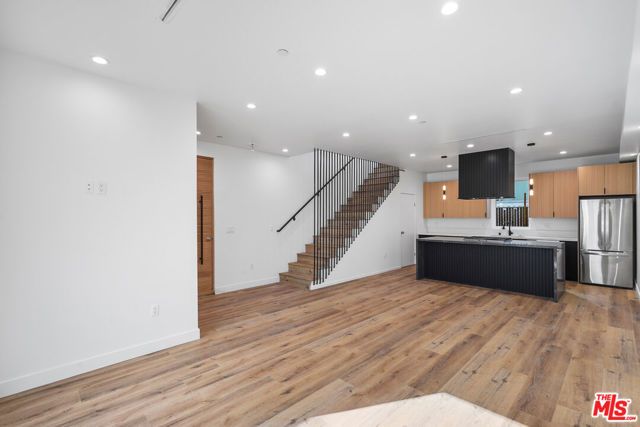 839 N Mccadden Pl C, Los Angeles, CA 90038