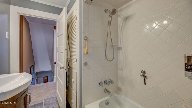 142 Prospect Avenue, Gloversville, NY 12078