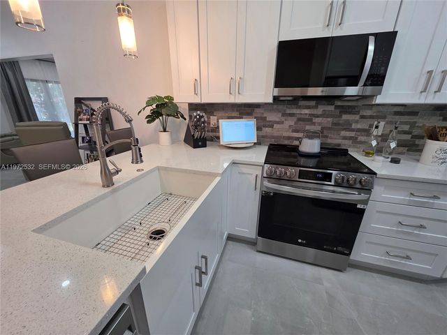 15619 Bottlebrush Cir, Delray Beach, FL 33484