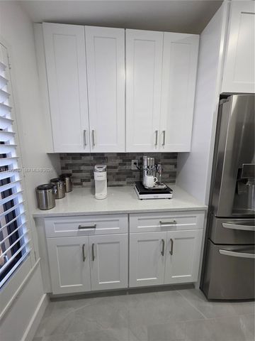 15619 Bottlebrush Cir, Delray Beach, FL 33484