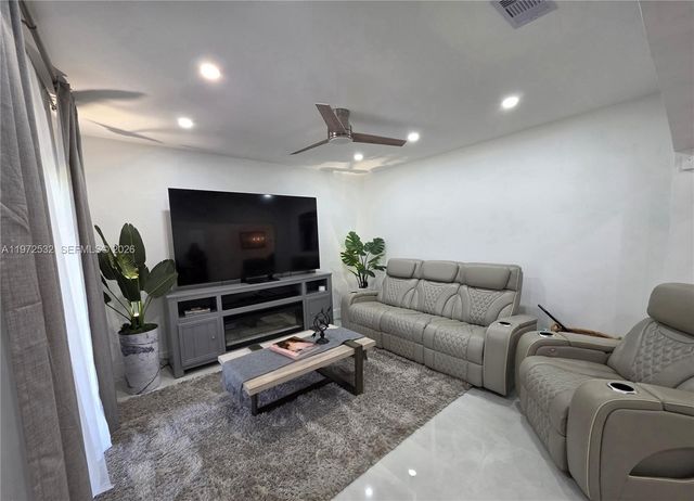 15619 Bottlebrush Cir, Delray Beach, FL 33484