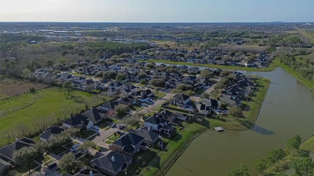 2213 Jernigan Ford, Dickinson, TX 77539