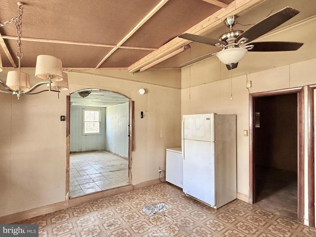 Image 12 of property listing at 6315 WHITTIER DR, Millville, NJ 08332