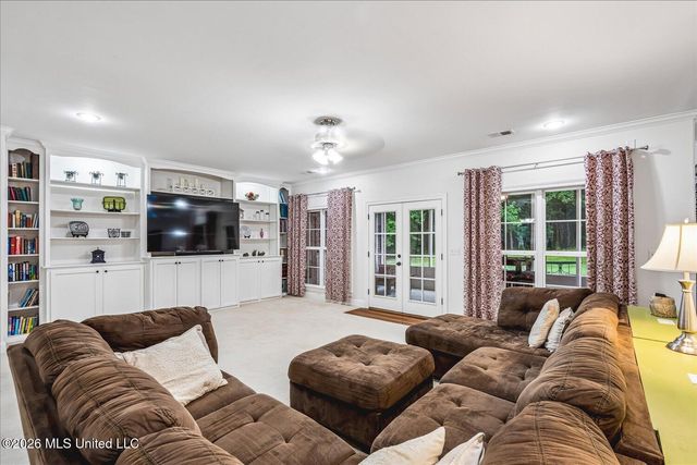 7499 W Ridge Lane, Olive Branch, MS 38654