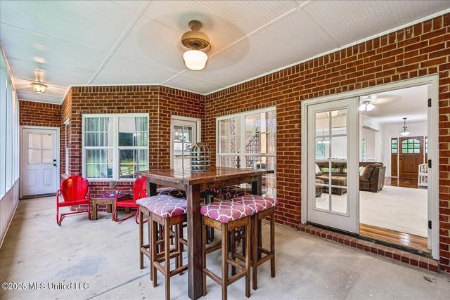 7499 W Ridge Lane, Olive Branch, MS 38654