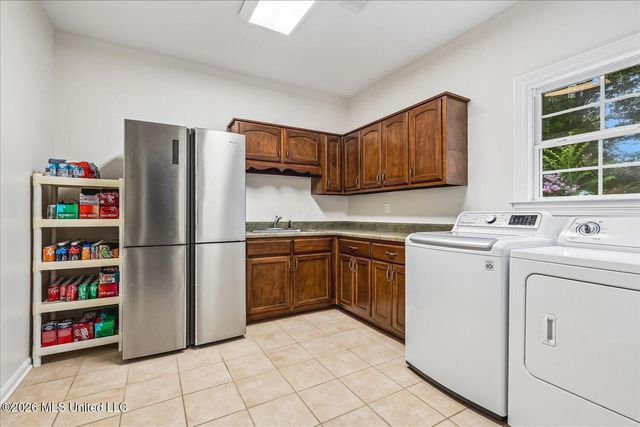 7499 W Ridge Lane, Olive Branch, MS 38654