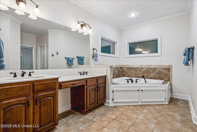 7499 W Ridge Lane, Olive Branch, MS 38654