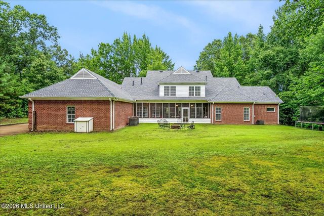 7499 W Ridge Lane, Olive Branch, MS 38654