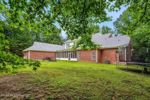 7499 W Ridge Lane, Olive Branch, MS 38654