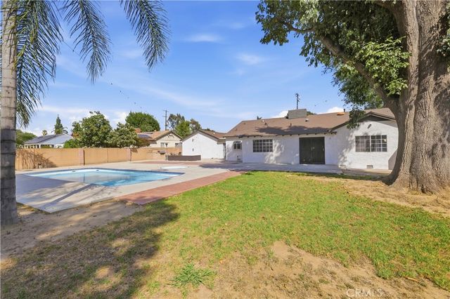 9625 Orion, North Hills, CA 91343