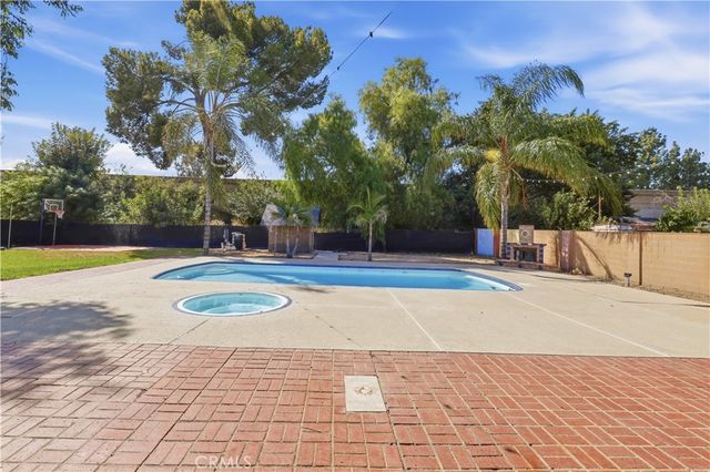 9625 Orion, North Hills, CA 91343