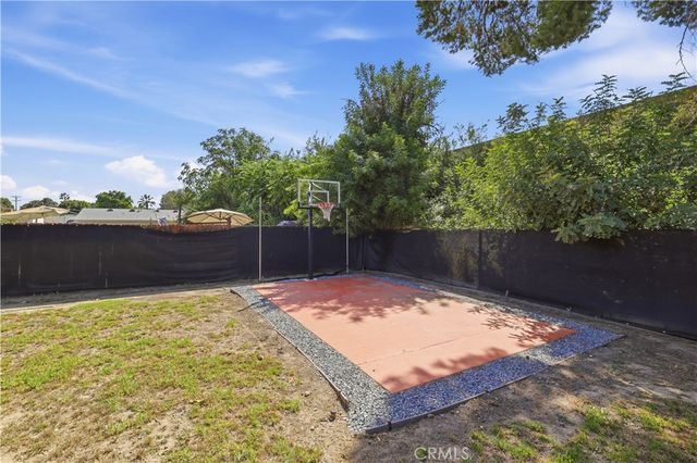 9625 Orion, North Hills, CA 91343