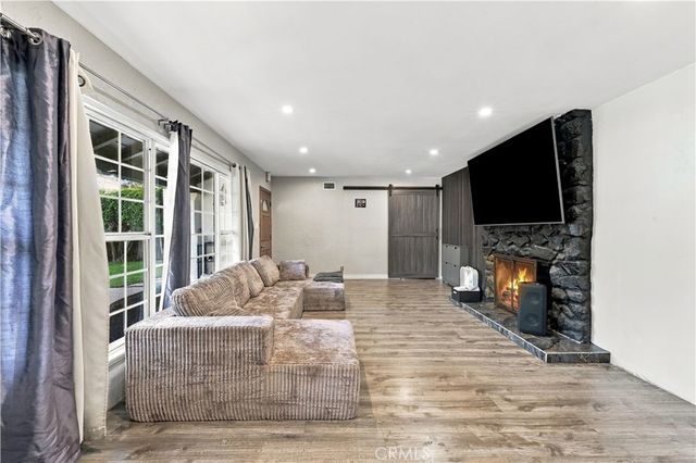 9625 Orion, North Hills, CA 91343