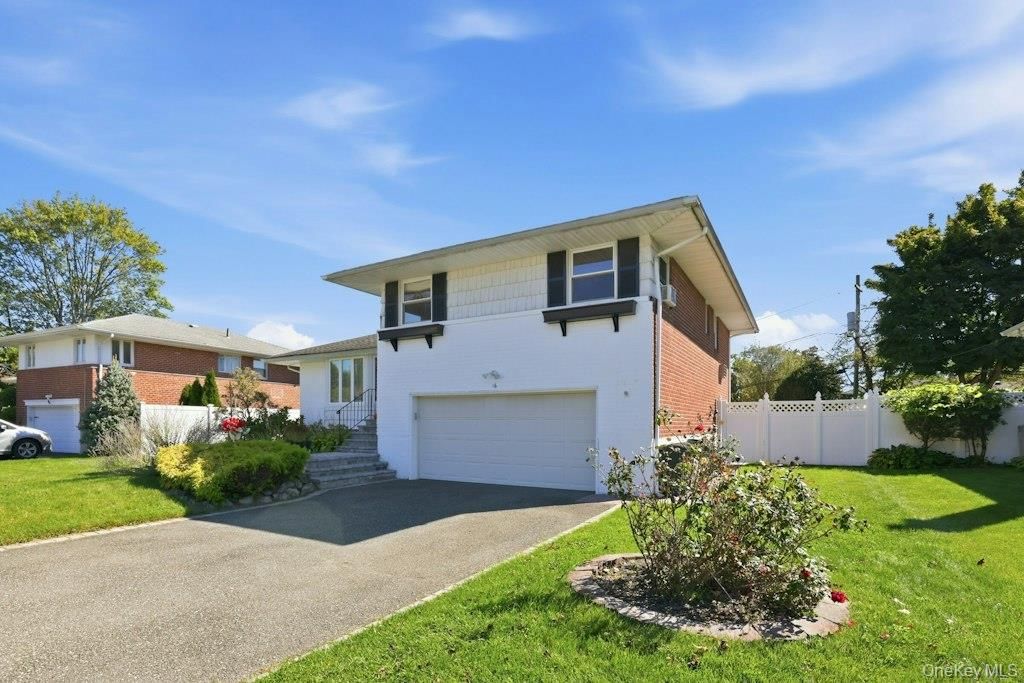16 Radnor Road, Plainview, NY 11803 — photo 3