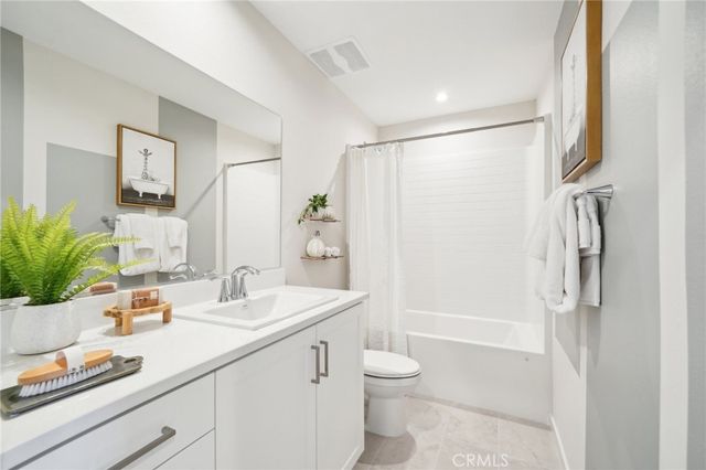 16079 Montenegro Lane, Fontana, CA 92336