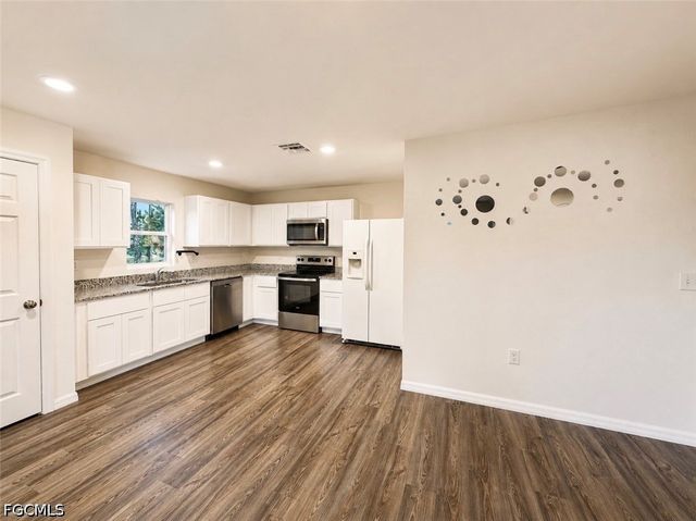 936 Panda DR, Lehigh Acres, FL 33974