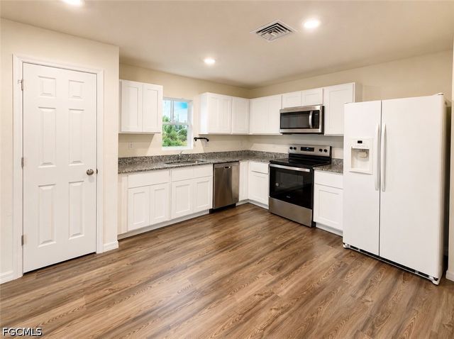 936 Panda DR, Lehigh Acres, FL 33974