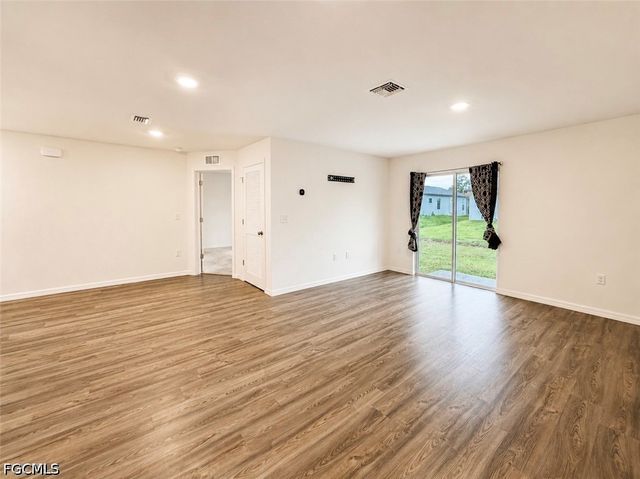936 Panda DR, Lehigh Acres, FL 33974