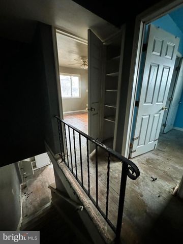 607 HAMPTON DR, Oxon Hill, MD 20745