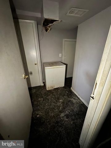 607 HAMPTON DR, Oxon Hill, MD 20745