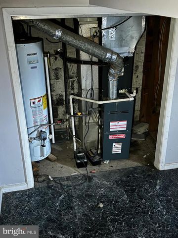 607 HAMPTON DR, Oxon Hill, MD 20745