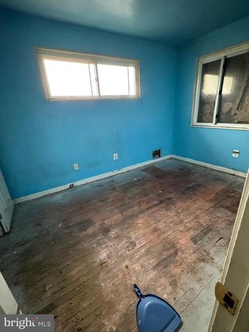 607 HAMPTON DR, Oxon Hill, MD 20745