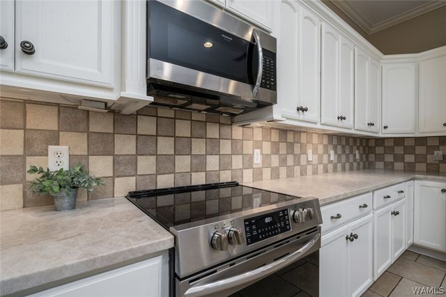 702 Greenbriar, Northport, AL 35473