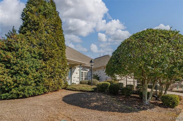 702 Greenbriar, Northport, AL 35473