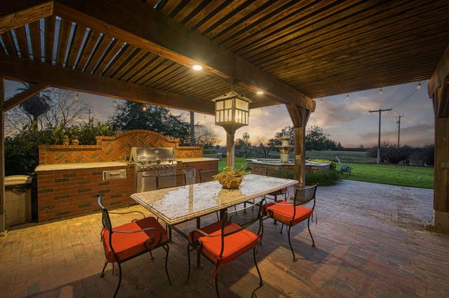 9486 E Lincoln Avenue, Del Rey, CA 93616