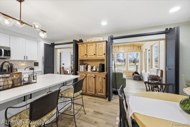 1412 Meadow Green Lane, Linden, MI 48451